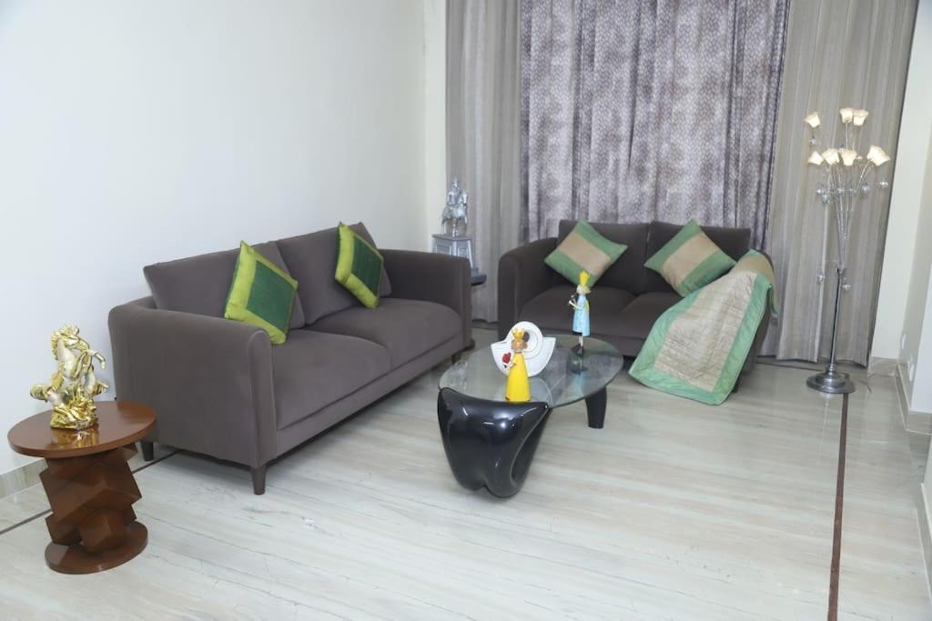 Divine India Service Apartment 3Bhk,B57 Sarita Vihar,Apollo Нью-Дели Экстерьер фото