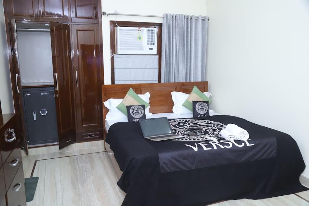 Divine India Service Apartment 3Bhk,B57 Sarita Vihar,Apollo Нью-Дели Экстерьер фото