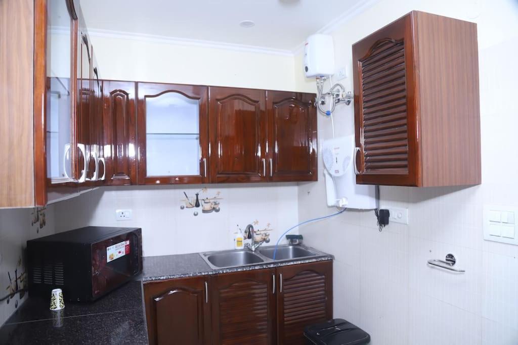 Divine India Service Apartment 3Bhk,B57 Sarita Vihar,Apollo Нью-Дели Экстерьер фото