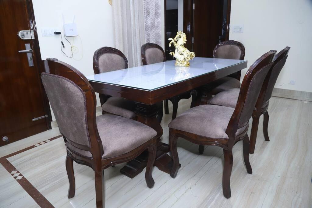 Divine India Service Apartment 3Bhk,B57 Sarita Vihar,Apollo Нью-Дели Экстерьер фото