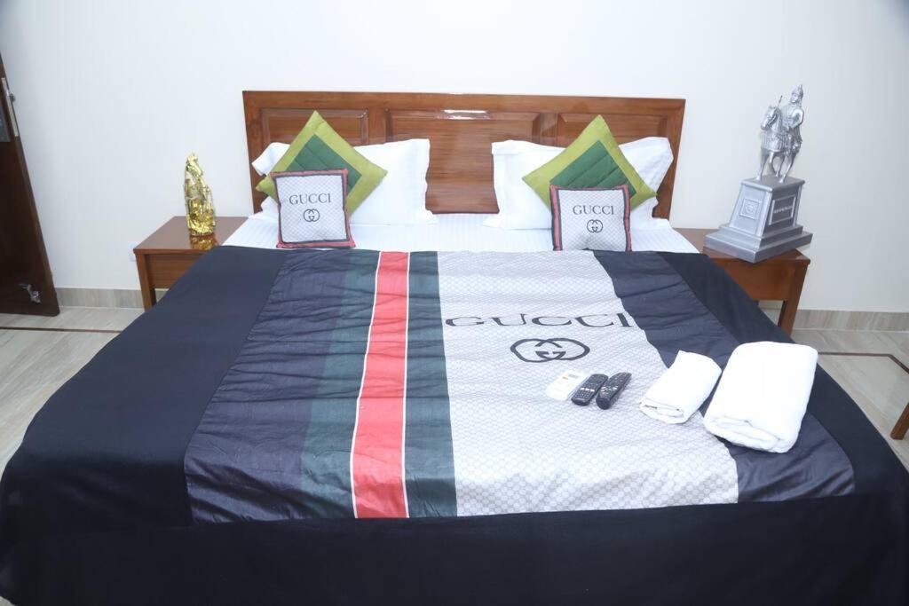 Divine India Service Apartment 3Bhk,B57 Sarita Vihar,Apollo Нью-Дели Экстерьер фото