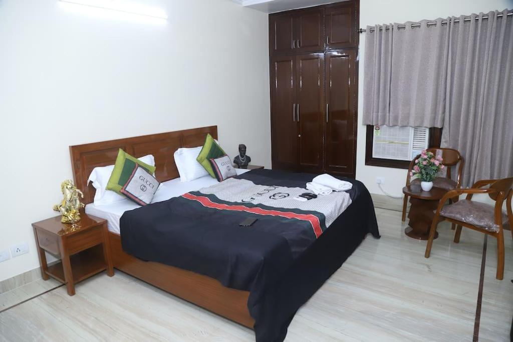 Divine India Service Apartment 3Bhk,B57 Sarita Vihar,Apollo Нью-Дели Экстерьер фото