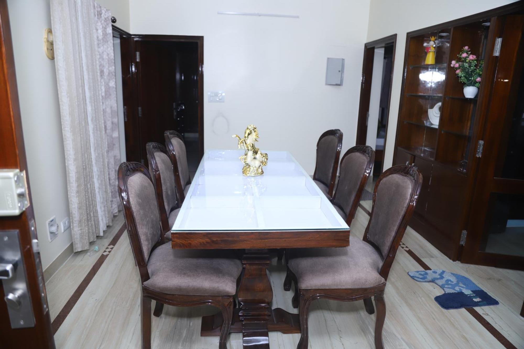 Divine India Service Apartment 3Bhk,B57 Sarita Vihar,Apollo Нью-Дели Экстерьер фото