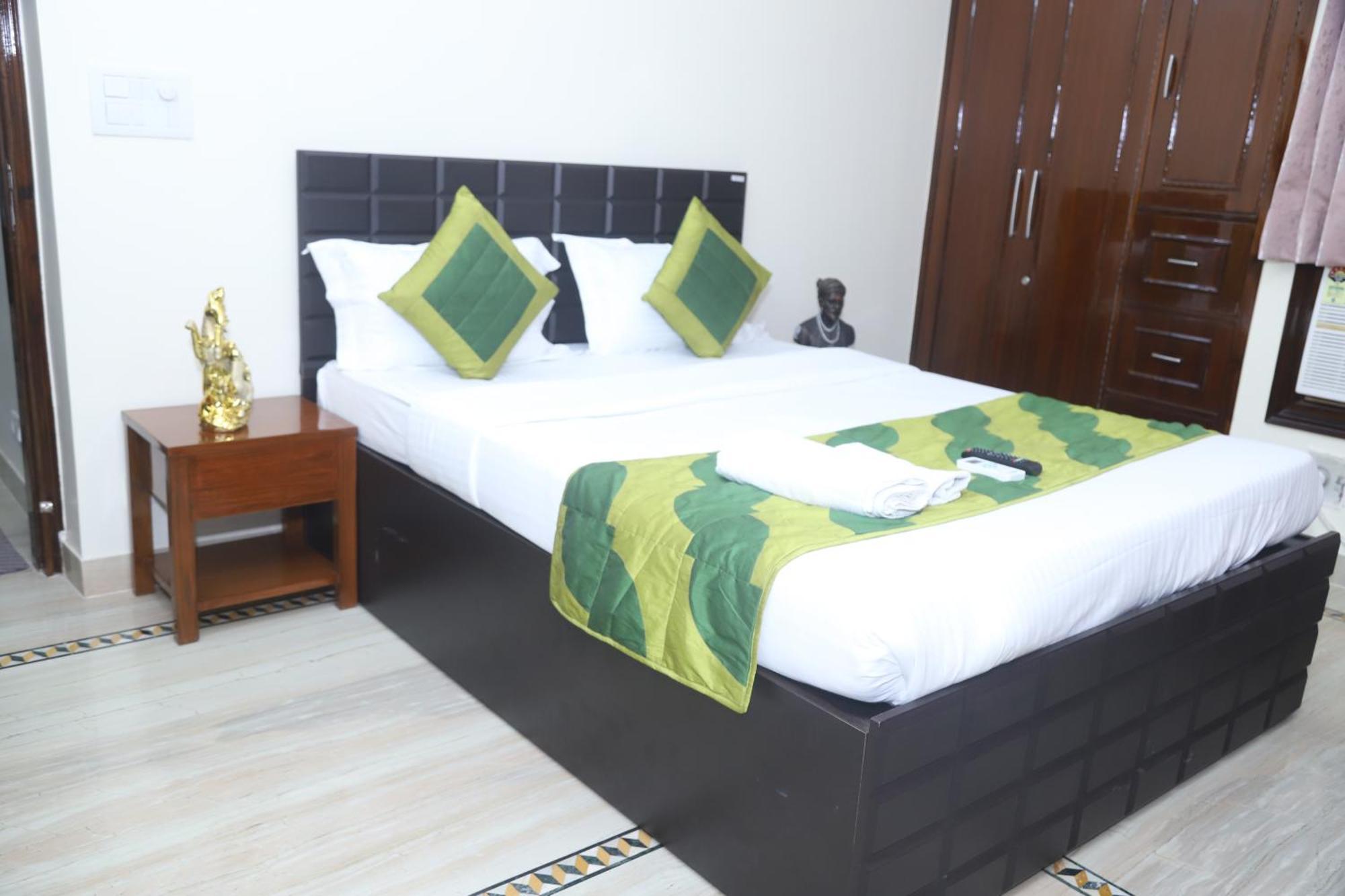 Divine India Service Apartment 3Bhk,B57 Sarita Vihar,Apollo Нью-Дели Экстерьер фото