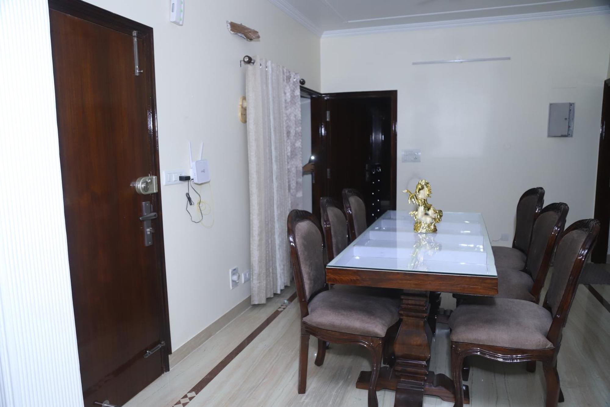 Divine India Service Apartment 3Bhk,B57 Sarita Vihar,Apollo Нью-Дели Экстерьер фото