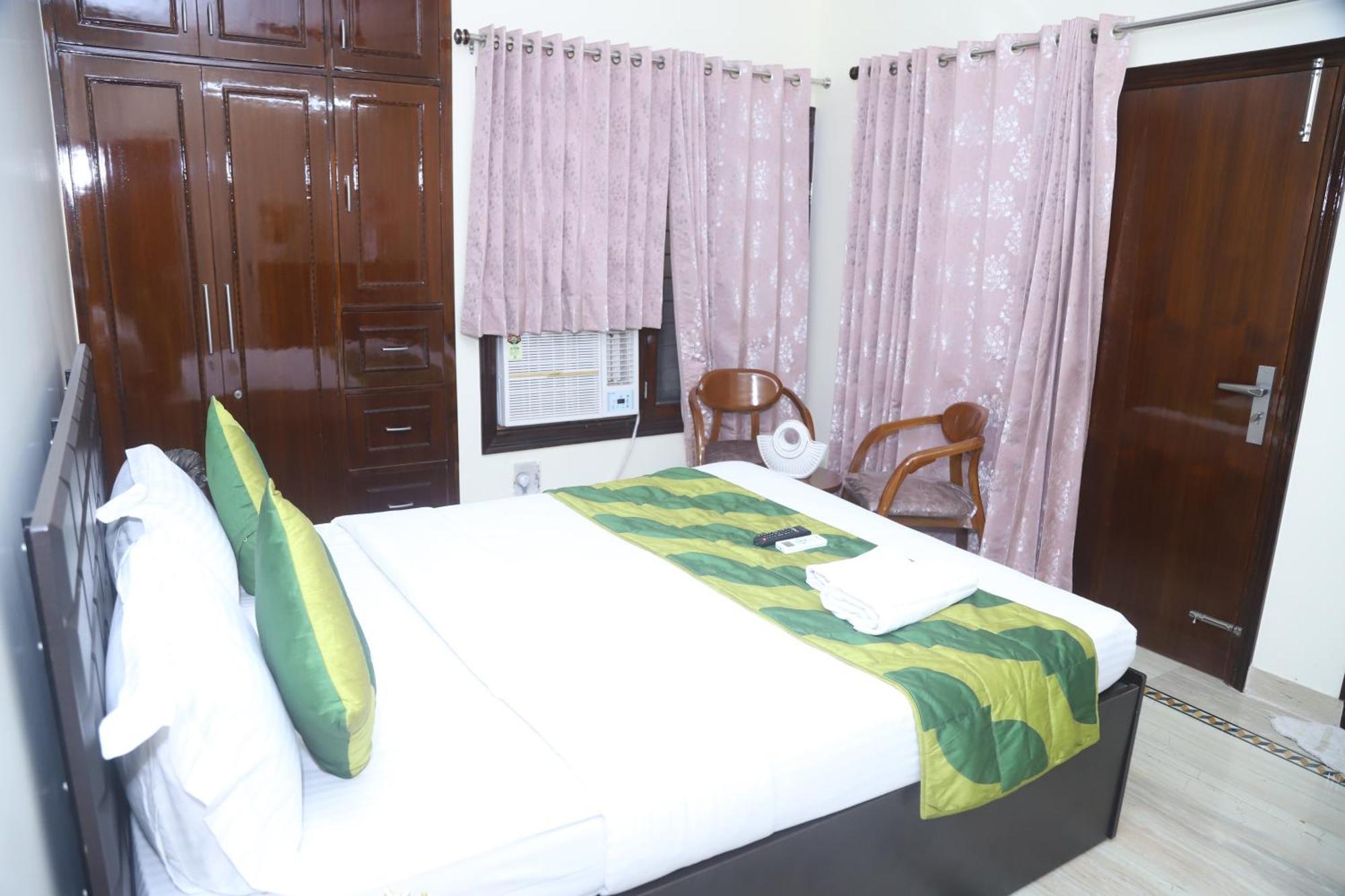Divine India Service Apartment 3Bhk,B57 Sarita Vihar,Apollo Нью-Дели Экстерьер фото