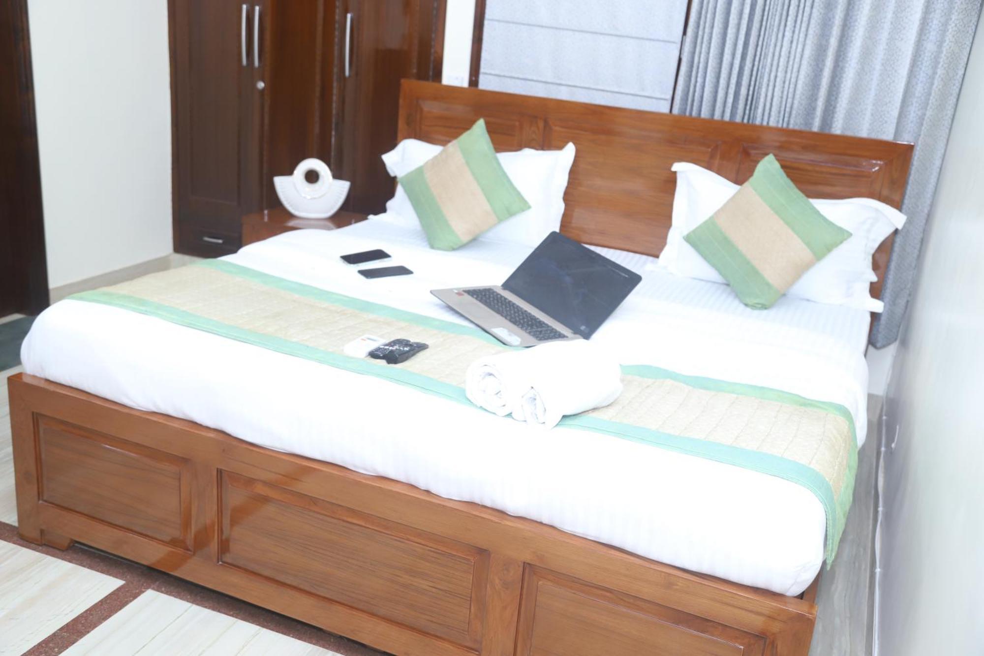 Divine India Service Apartment 3Bhk,B57 Sarita Vihar,Apollo Нью-Дели Экстерьер фото