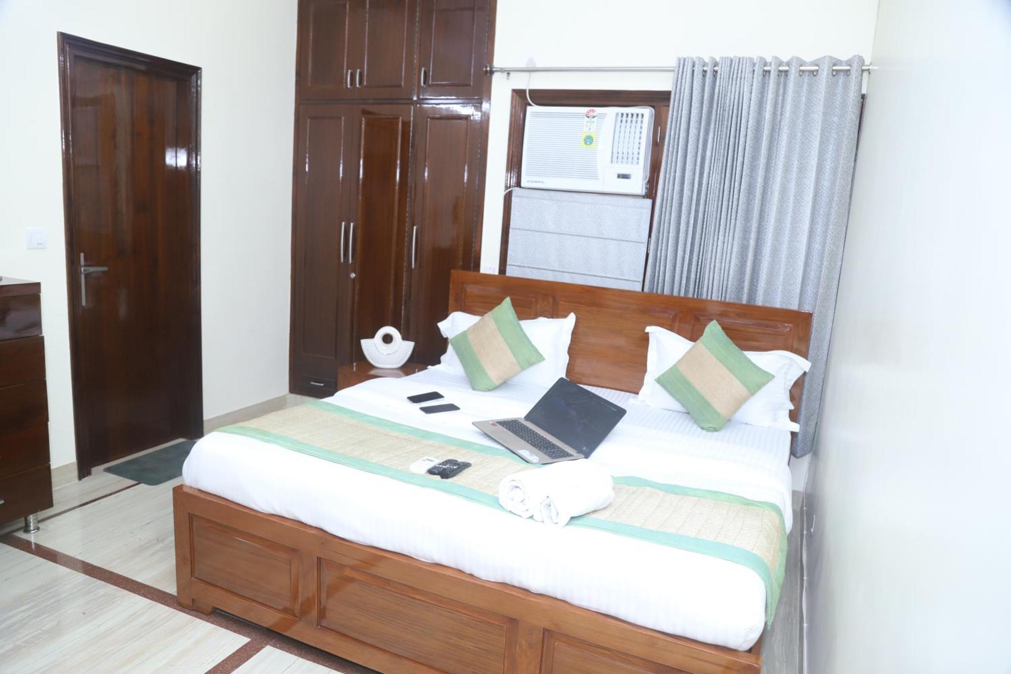 Divine India Service Apartment 3Bhk,B57 Sarita Vihar,Apollo Нью-Дели Экстерьер фото