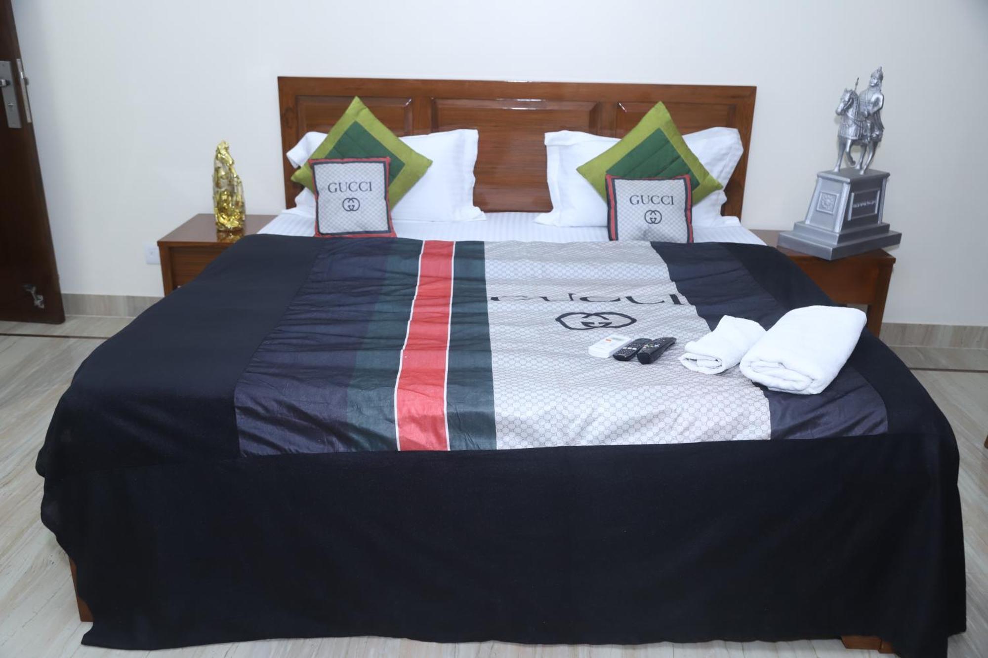 Divine India Service Apartment 3Bhk,B57 Sarita Vihar,Apollo Нью-Дели Экстерьер фото