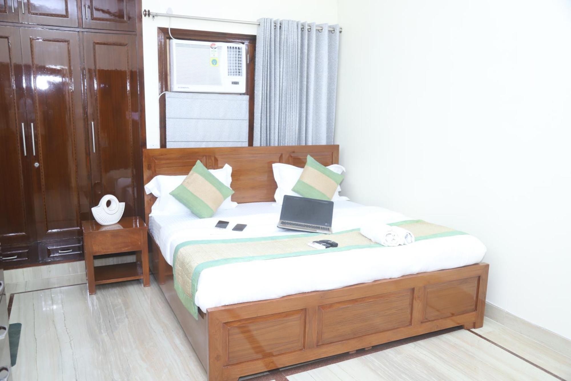 Divine India Service Apartment 3Bhk,B57 Sarita Vihar,Apollo Нью-Дели Экстерьер фото