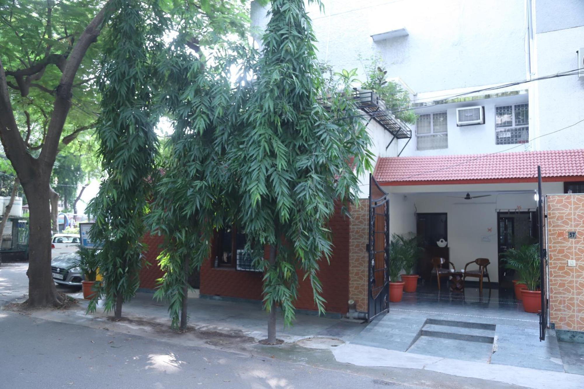 Divine India Service Apartment 3Bhk,B57 Sarita Vihar,Apollo Нью-Дели Экстерьер фото