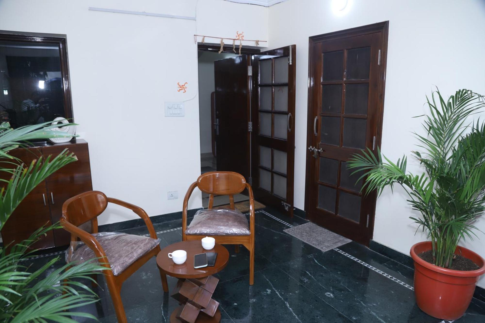 Divine India Service Apartment 3Bhk,B57 Sarita Vihar,Apollo Нью-Дели Экстерьер фото